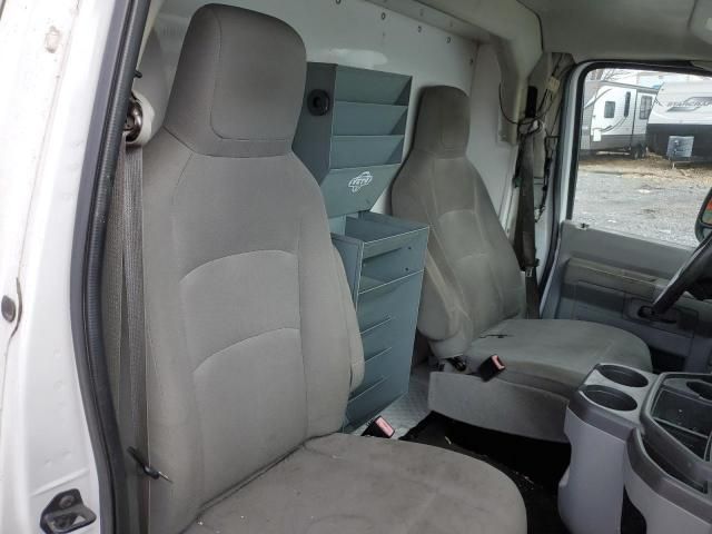 2012 Ford Econoline E350 Super Duty Cutaway Van