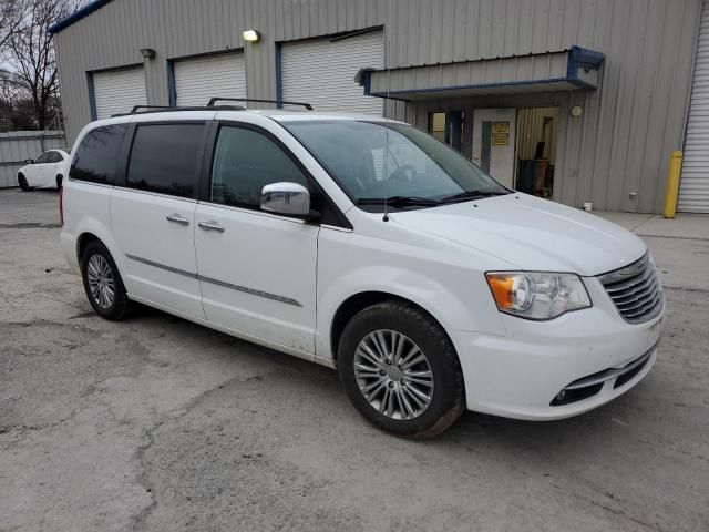 2014 Chrysler Town & Country Touring L