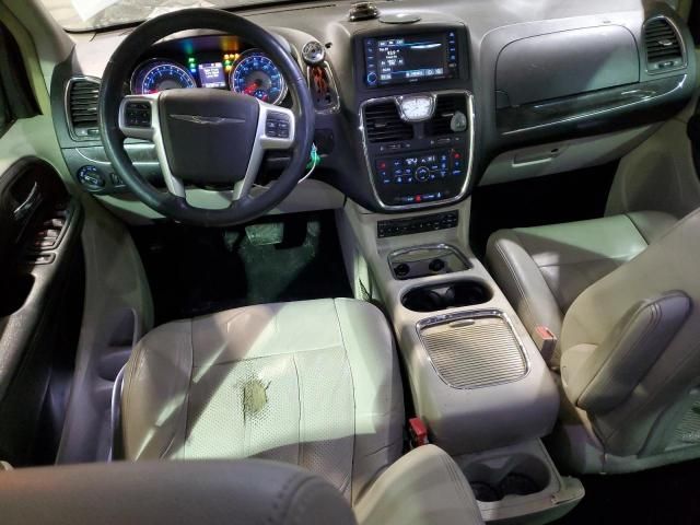 2013 Chrysler Town & Country Touring L