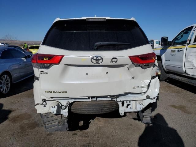 2017 Toyota Highlander SE