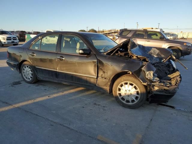 2000 Mercedes-Benz E 320