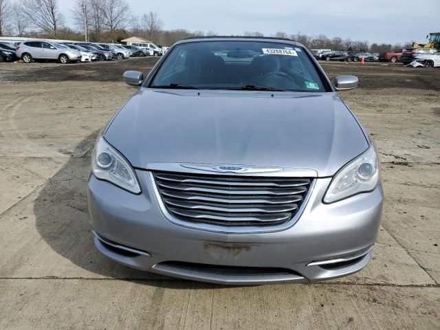 2013 Chrysler 200 Touring