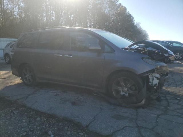 2015 Toyota Sienna Sport