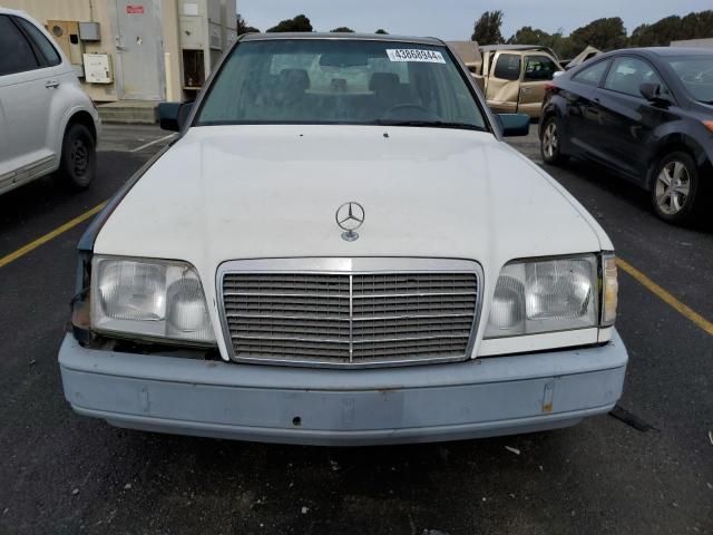 1995 Mercedes-Benz E 320 Base