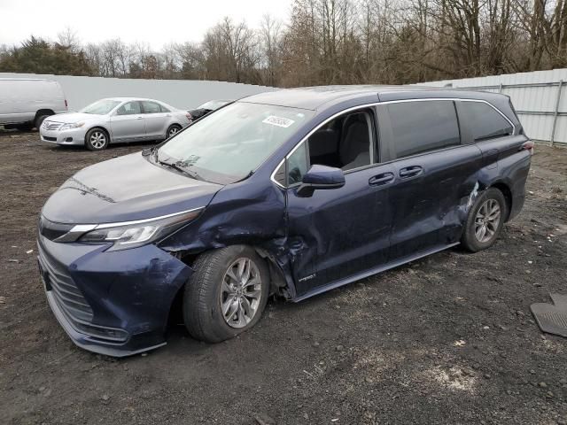 2021 Toyota Sienna LE