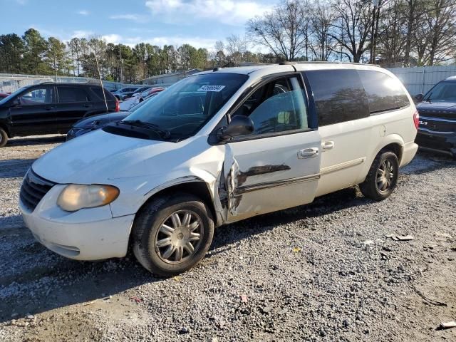 2005 Chrysler Town & Country Touring