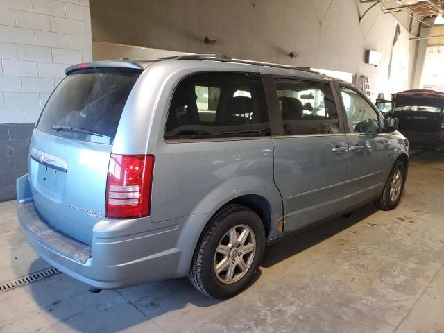 2010 Chrysler Town & Country LX