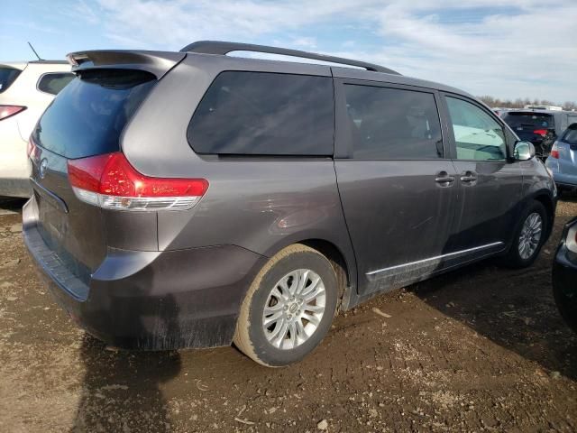 2011 Toyota Sienna XLE