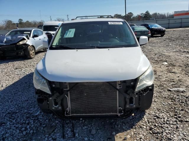 2014 Volkswagen Routan SE