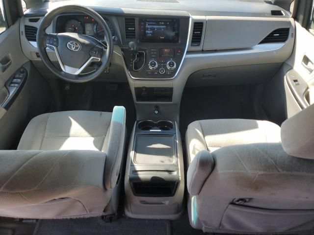 2017 Toyota Sienna LE