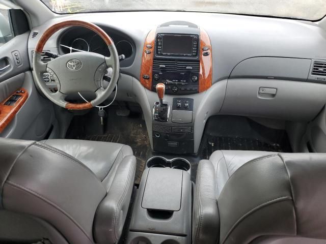 2010 Toyota Sienna XLE