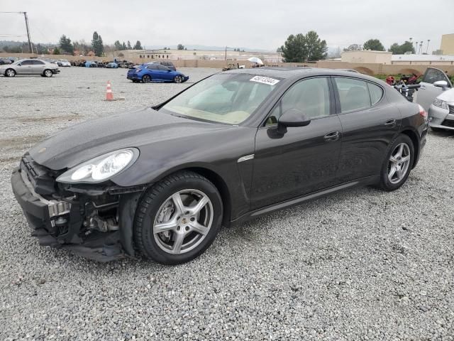 2011 Porsche Panamera 2