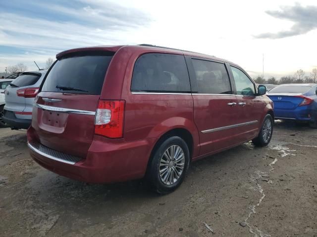 2013 Chrysler Town & Country Touring L