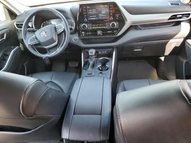 2022 Toyota Highlander XLE