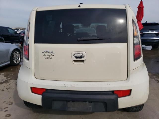 2010 KIA Soul +