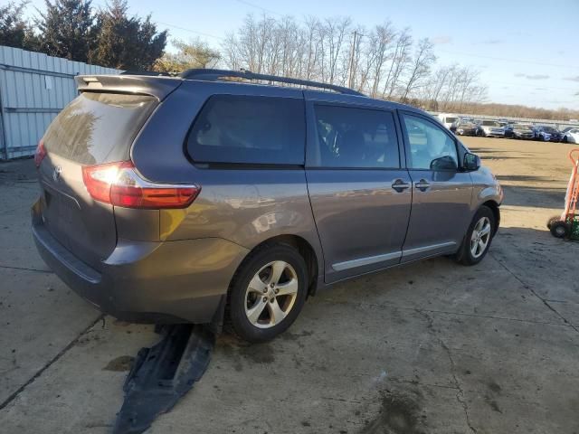 2016 Toyota Sienna LE