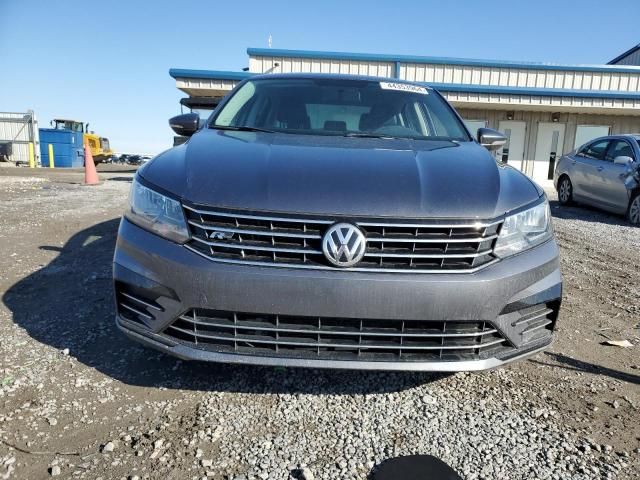 2017 Volkswagen Passat R-Line