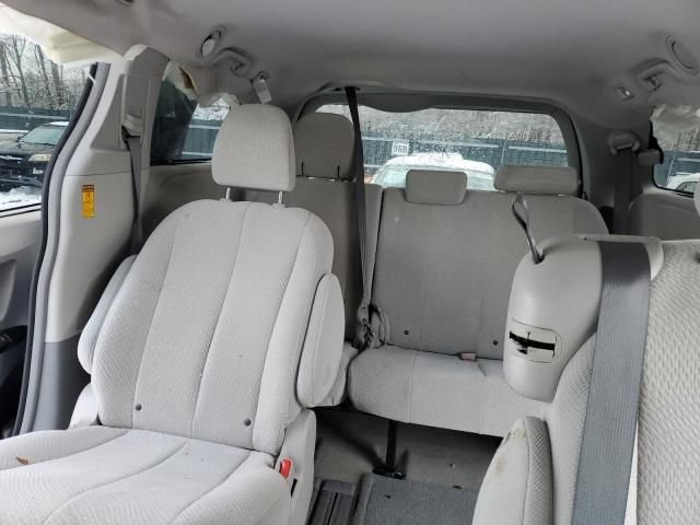 2014 Toyota Sienna LE