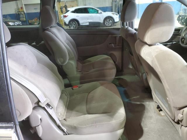 2009 Toyota Sienna CE