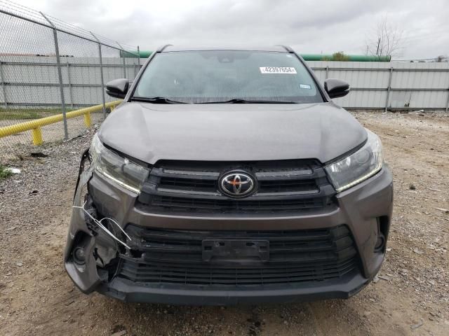 2019 Toyota Highlander SE