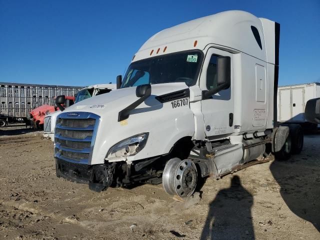 2018 Freightliner Cascadia 126