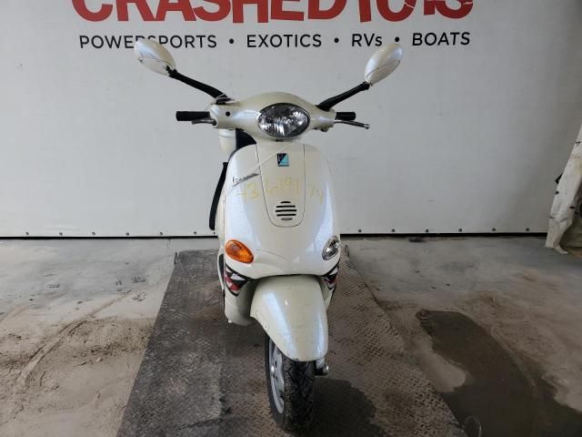 2005 Vespa M198F