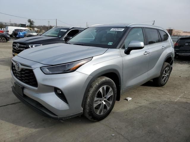 2023 Toyota Highlander Hybrid XLE