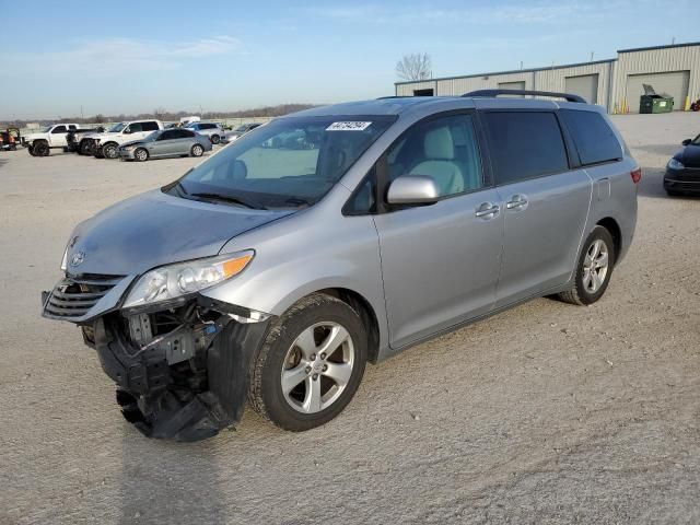 2015 Toyota Sienna LE