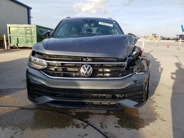 2023 Volkswagen Tiguan SE R-LINE Black