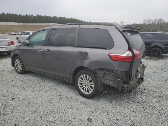 2017 Toyota Sienna XLE