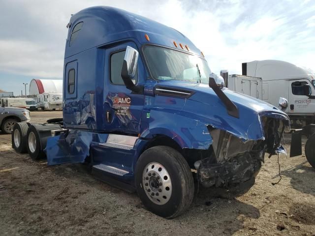 2020 Freightliner Cascadia 126