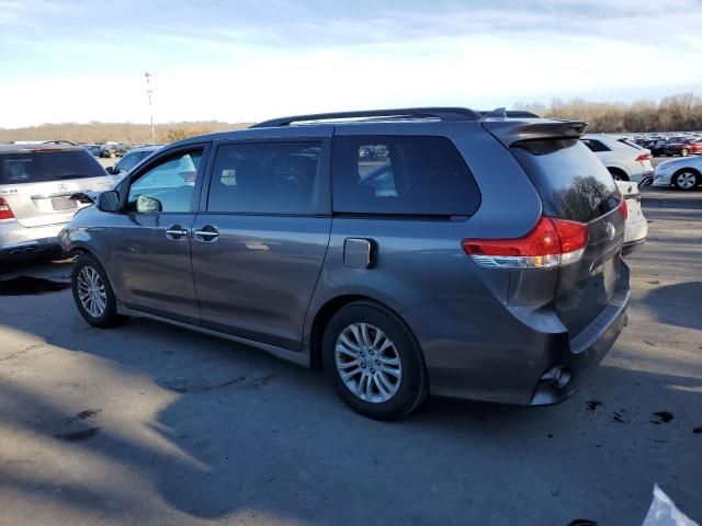 2019 Toyota Sienna SE