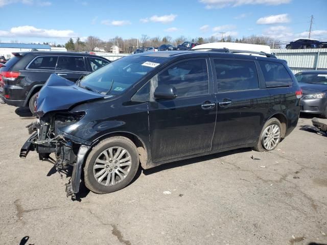 2011 Toyota Sienna XLE