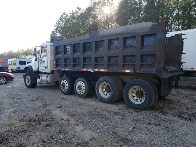 2006 Mack 700 CV700