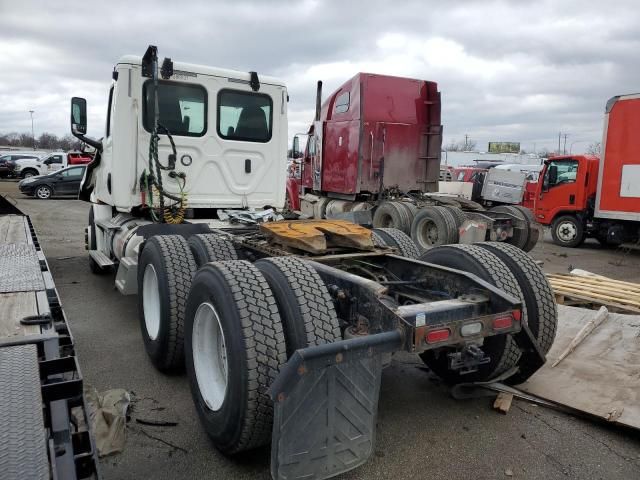 2020 Freightliner Cascadia 126