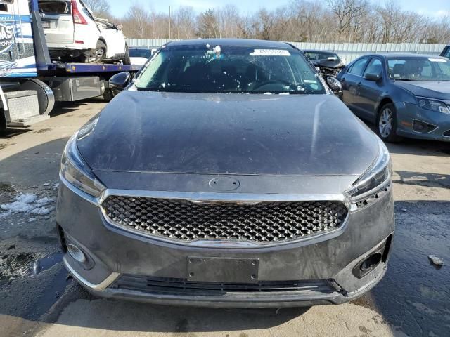 2018 KIA Cadenza Premium