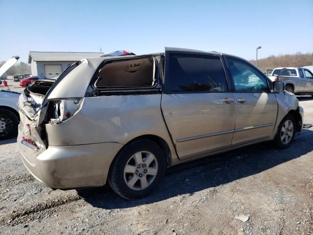 2005 Toyota Sienna CE