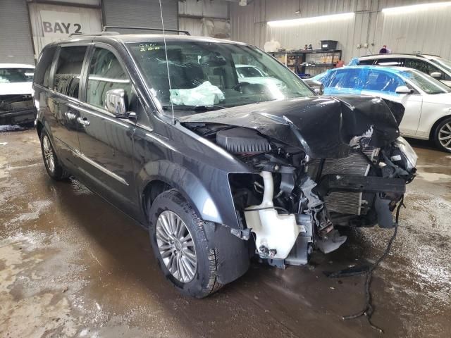 2013 Chrysler Town & Country Touring L