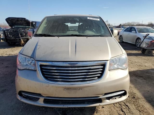 2013 Chrysler Town & Country Touring