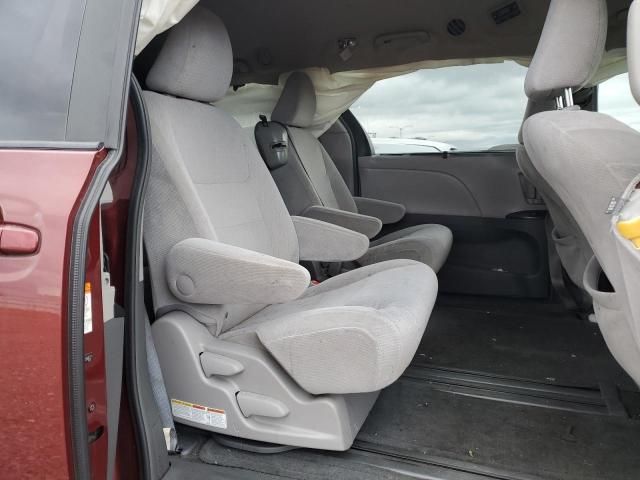 2015 Toyota Sienna LE