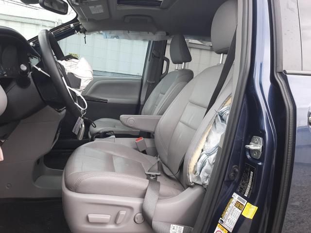 2018 Toyota Sienna XLE