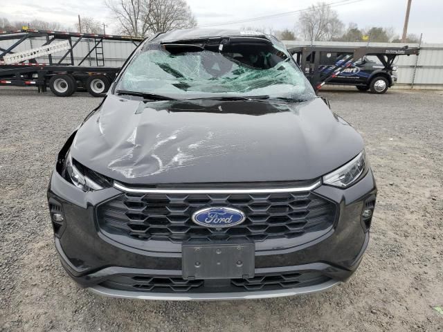 2023 Ford Escape ST Line Plus