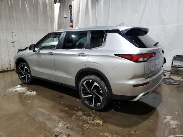 2022 Mitsubishi Outlander SE