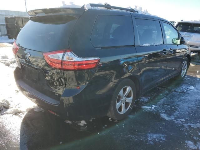 2015 Toyota Sienna LE