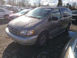 Toyota Sienna LE Vehiculos salvage en venta: 1999 Toyota Sienna LE