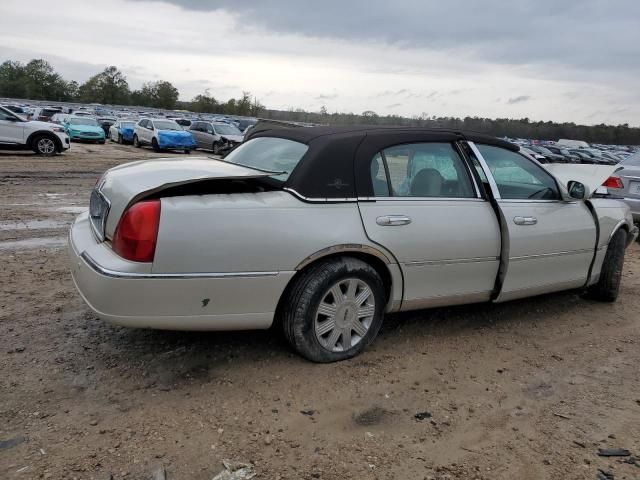 2005 Lincoln Town Car Signature Limited