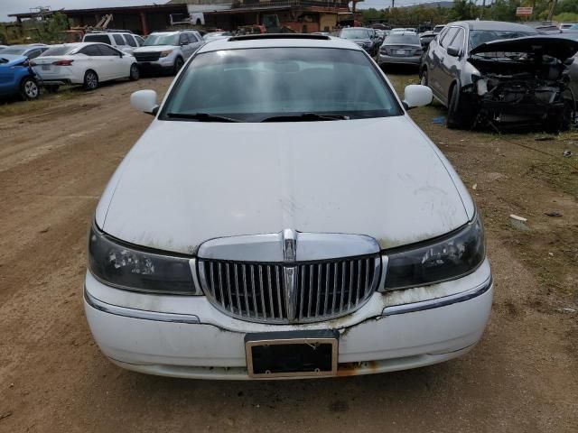 2002 Lincoln Town Car Signature