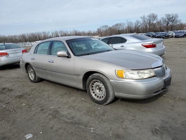 1999 Lincoln Town Car Executive