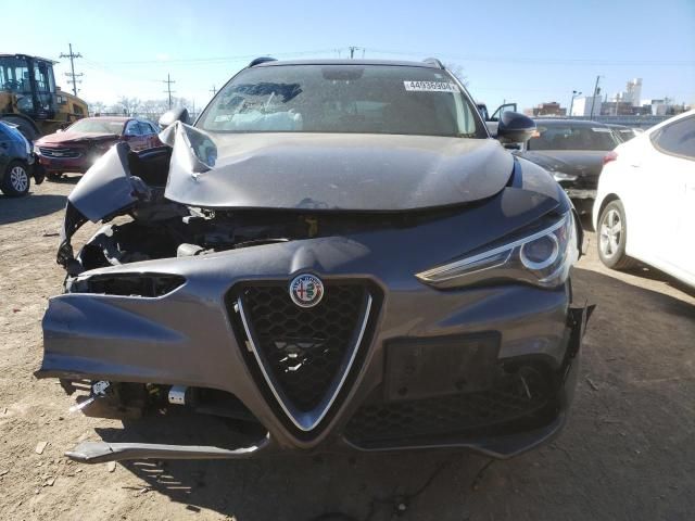 2018 Alfa Romeo Stelvio Sport