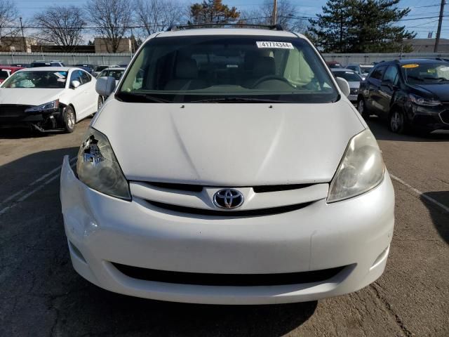 2009 Toyota Sienna XLE